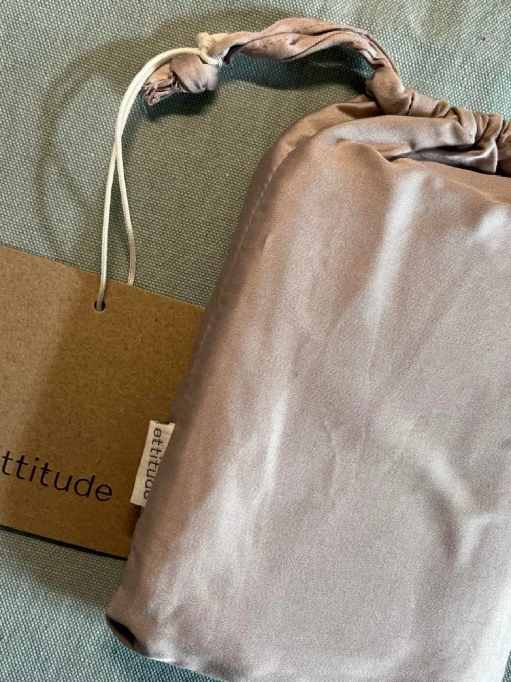 Ettiudu Soft Drawstring Wristlet Bag with Bamboo Pillowcase in Light Gray